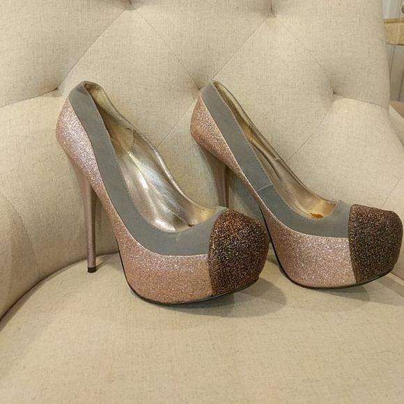 Glittery Heels | Size 7.5 - Picture 1 of 3